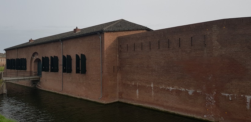 Fort Lunet in Geertruidenberg op een wandeling over de Zuiderwaterlinie van Oosterhout via Geertruidenberg naar Hooipolder