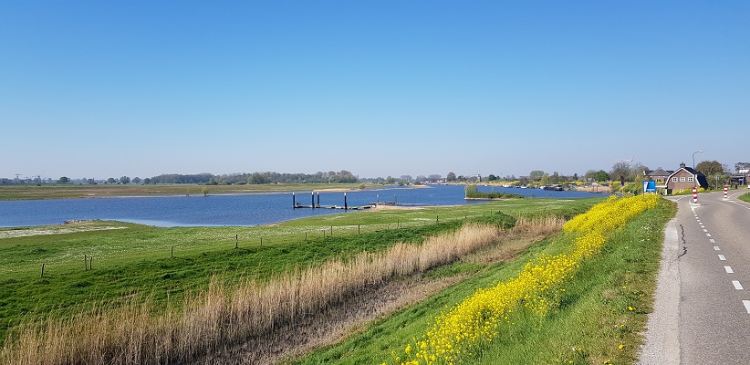 Wandeling over Klompenpad Hamarithapad bij Nederhemert bij de Afgedamde Maas