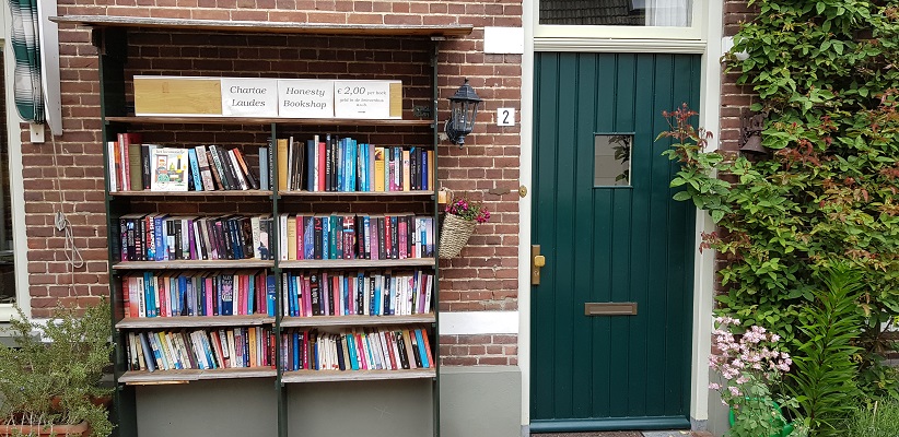Wandeling over het Achterhoekpad van Westendorp naar boekenstadje Bredevoort bij boekenverkoop