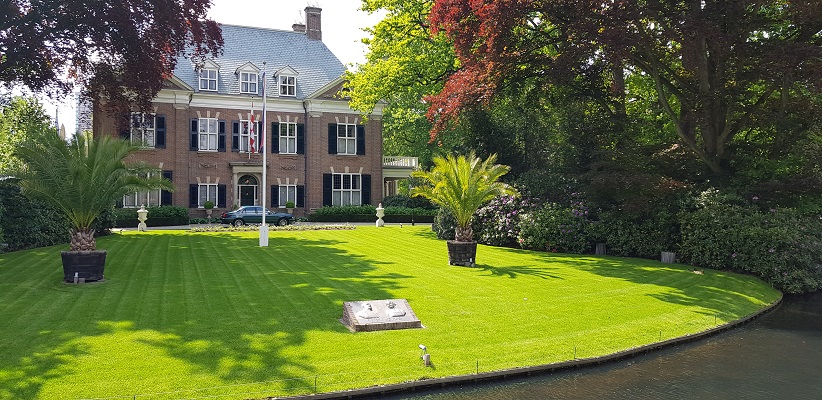 Wandeling van Gegarandeerd Onregelmatig over het Parkstadpad van Wandelen buiten de binnenstad van Eindhoven bij villa de Laak van Anton Philips