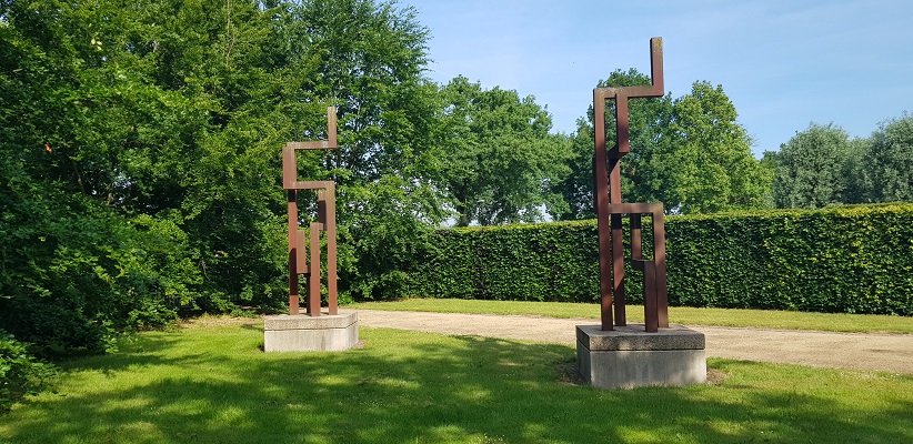 Wandeling Ommetje De Beemden en de Donken in Den Dungen bij monument voor zweefvliegers 2e WO