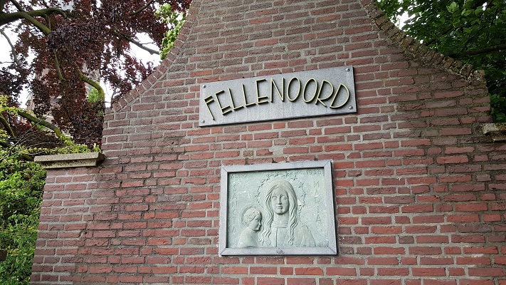 Wandeling over het Woenselpad van Gegarandeerd Onregelmatig buiten de binnenstad van Eindhoven bij kloostergebouw Fellenoord