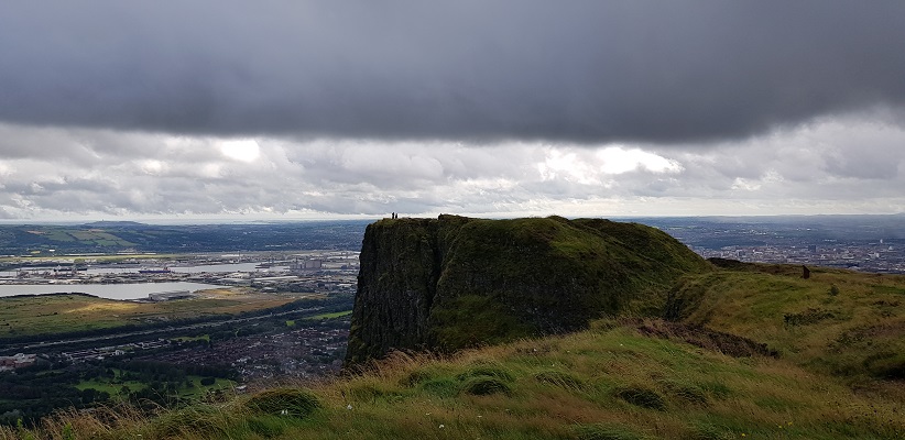 Wandeling over Cave Hill bij kasteel Belfast in Noord-Ierland