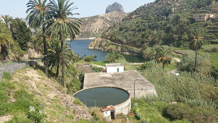 Wandeling op Canarisch Eiland La Gomera van El Cercado naar Vallehermoso