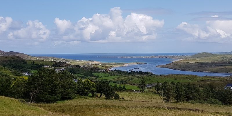Wandeling op schiereiland Peninsula in Ierland op Melmore Head