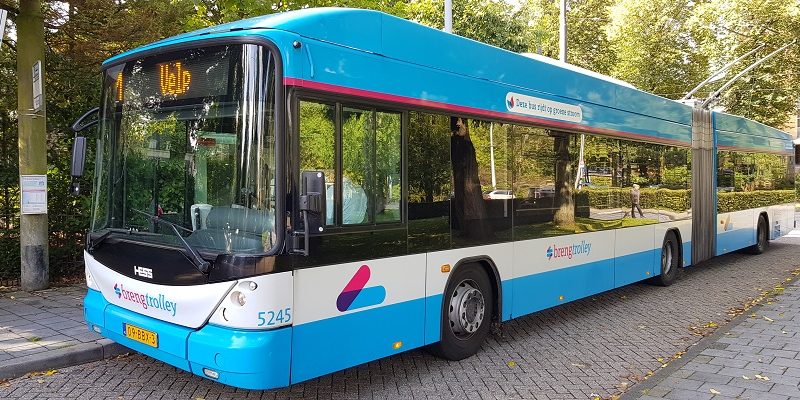 Trolleybus in Oosterbeek bij Arnhem