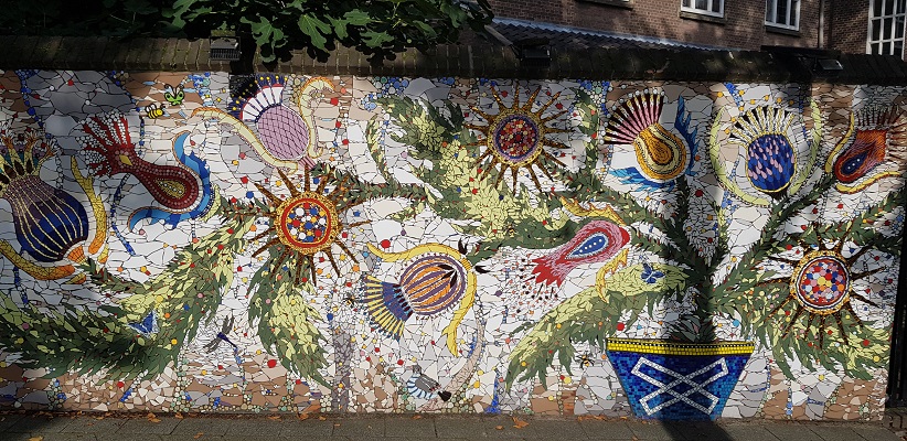 Kunstwerk mozaïek tijdens wandeling Creative Crosswalks Rotterdam