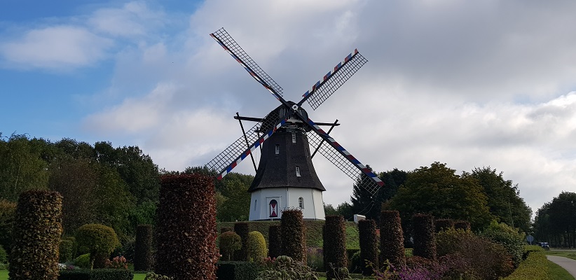 Molen Laurentia Milheeze tijdens wandeling Heemkundekring Bakel