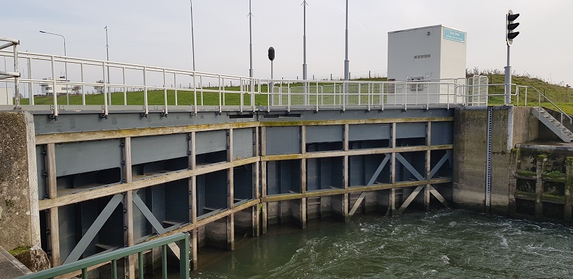 Wandeling over Klompenpad het Dorenweertsepad bij sluiscomplex Driel