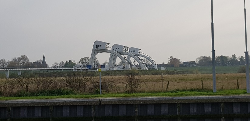 Wandeling over Klompenpad het Dorenweertsepad bij sluisomplex Driel