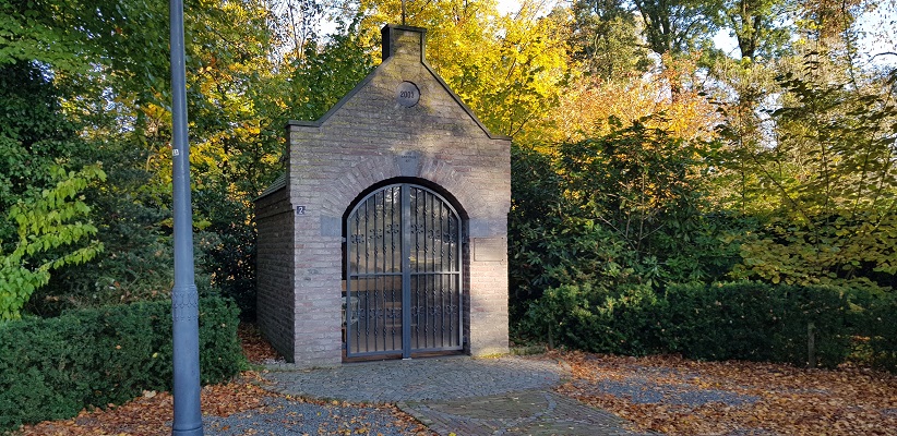 Wandeling in Deurne over het Tuinpad van mijn vader bij kapel in park