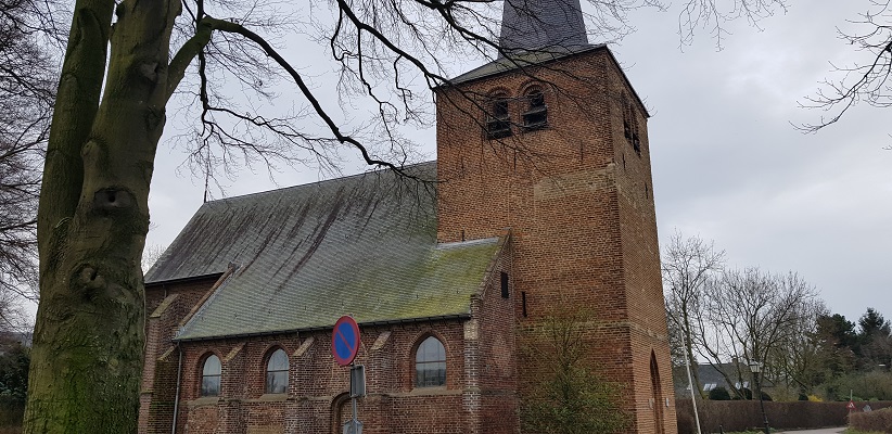 Wandeling over Trage Tocht Grave-Keent bij kerkje in Velp
