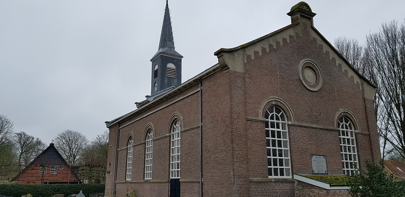 Rondwandeling op Schiermonnikoog bij de kerk in Dorp-Schiermonnikoog
