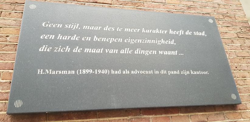 Wandeling in Utrecht uit gids Utrecht acht keer anders van Gegarandeerd Onregelmatig langs markante teksten