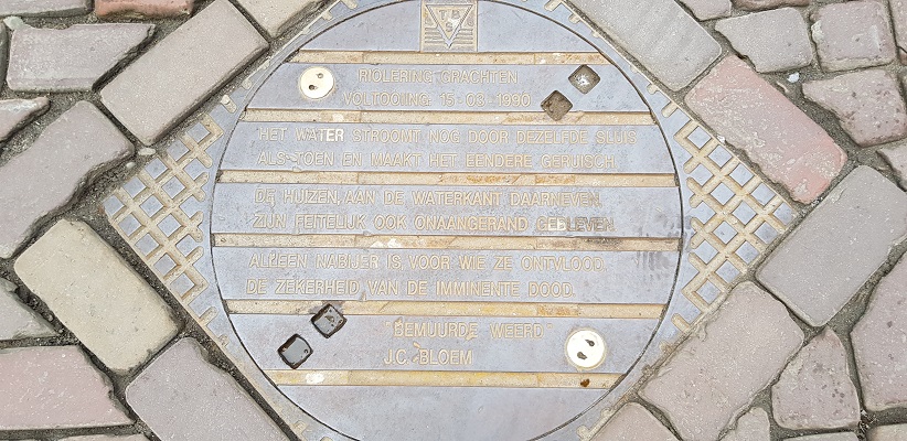 Wandeling in Utrecht uit gids Utrecht acht keer anders van Gegarandeerd Onregelmatig langs markante teksten