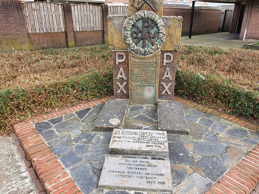 Wandeling bij Lierop over onderduikersroute bij het monument van Frank Doucette