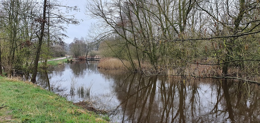 Literaire wandeling langs markante punten van A. van der Heijden in Geldrop bij de Kleine Dommel