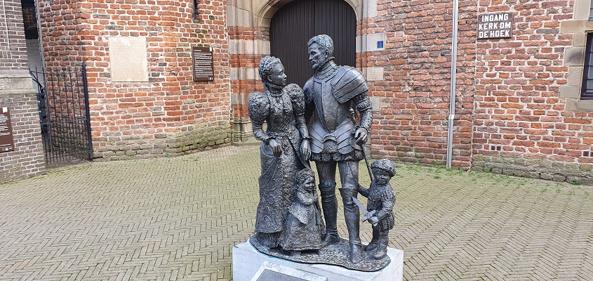 Wijnwandeling Buren bij beeld van Willem de Zwijger