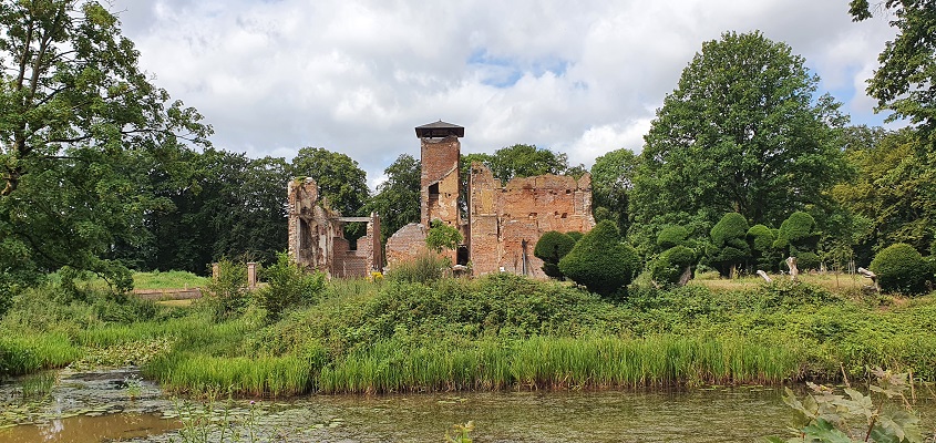 Wandeling over Trage Tocht Afferden bij kasteel Bleijenbeek