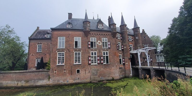 Wandeling van Vught naar Den Bosch van de Paadjesmakers bij kasteel Maurick