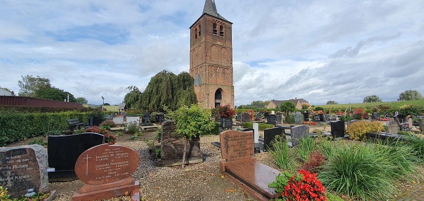 Wandeling over Klompenpad Ambts- en Rijkspad in Winssen bij de Oude Kerktoren