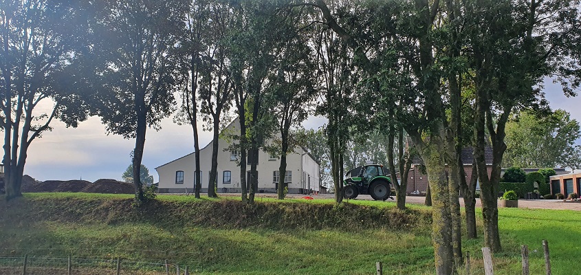Wandeling over Trage Tocht Plasmolen-Mook bij het Middelaarhuis