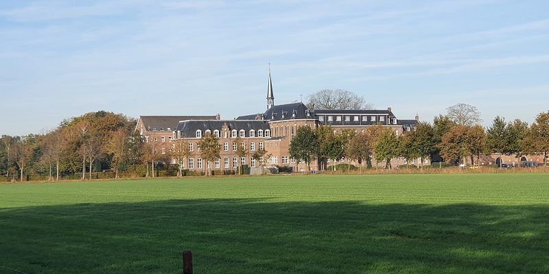 Wandeling Pak de Biezen bij de Brabantse Kluis in Aarle-Rixtel bij klooster Heilig Bloed