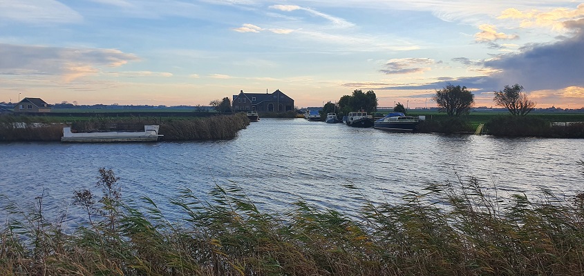 Wandeling over de Westfriese Omringdijk van Ursem naar Schardam langs de Beemsterringvaart