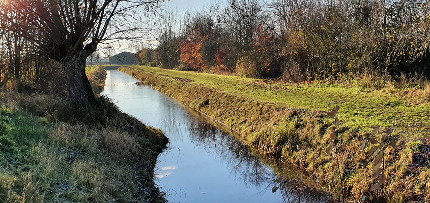 Wandeling over klompenpad Zeegsepad