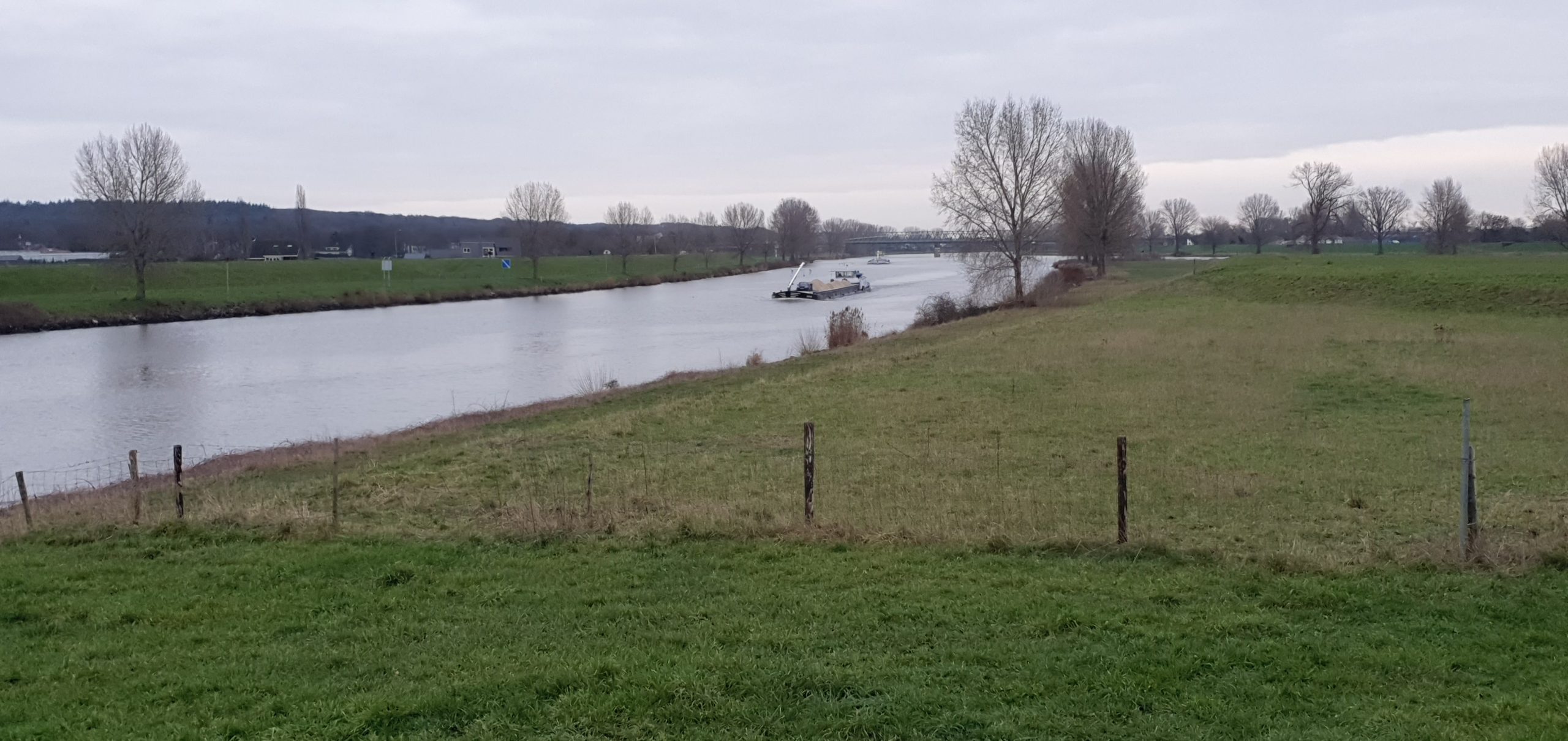 Wandeling over Ommetje Heumen bij het Maas-Waalkanaal