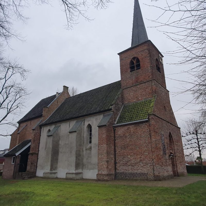Wandeling over Ommetje Heumen bij de Sint Joriskerk