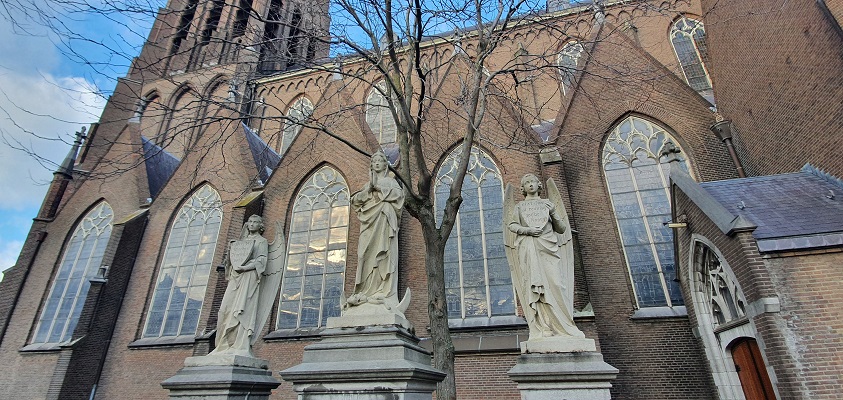 Foto voorkant van kerk