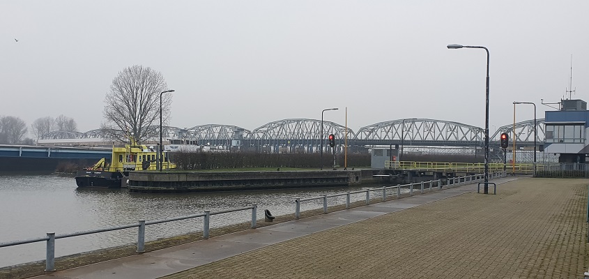 Wandeling over Trage Tocht Nederasselt bij John S. Thompsonbrug