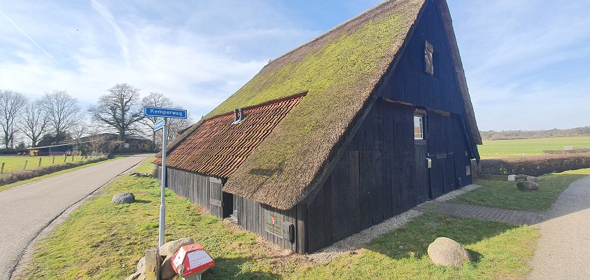 Wandelen over de Twentse Wallen bij buurtschap De Keujer