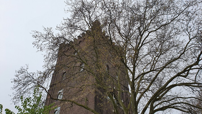 Wandeling over Ons Kloosterpad van Den Bosch naar Heeswijk bij de Watertoren