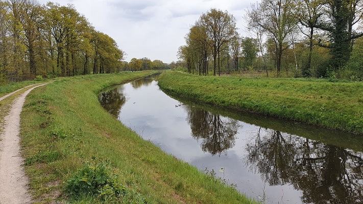 Wandeling over Ons Kloosterpad van Den Bosch naar Heeswijk bij de Groote Wetering