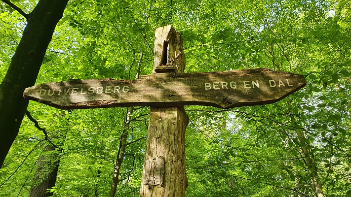 Wandeling over Trage Tocht Berg en Dal bij de Duivelsberg
