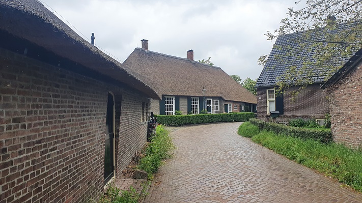 Wandeling over Trage Tocht Waalwijk bij Giersbergen