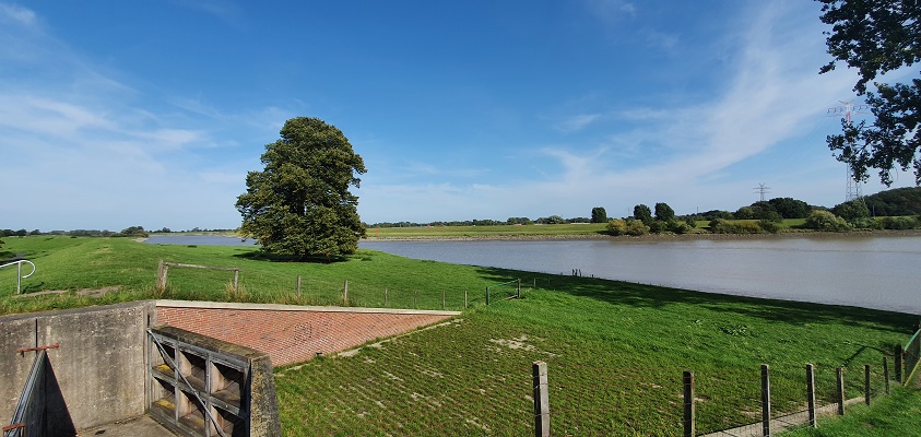 Wandeling over het Groot Frieslandpad van Bellingwolde naar Papenburg langs de rivier de Ems