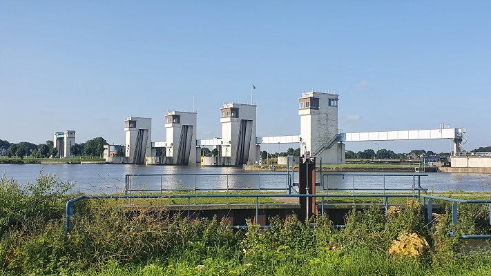 Wandeling over Klompenpad Moas- en Wetteringpad bij de prinses Maximasluizen