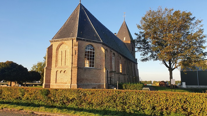 Wandeling over het Biesboschpad van Strijensas naar Maasdam bij de kerk van Anthonypolder