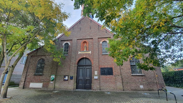 Wandeling over het Grenslandpad van Aardenburg naar Bentille bij de kerk in Bentille