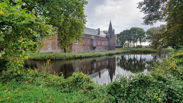 Kasteelwandeling Hernen bij kasteel Hernen