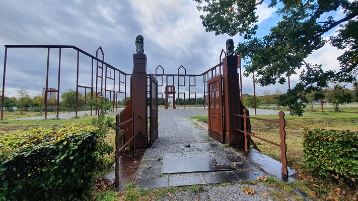 Wandeling over Ons Kloosterpad van Oisterwijk naar de Abdij van Koningshoeven bij hoeve Moerenburg