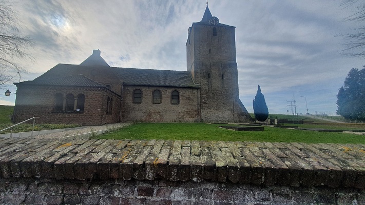 klompenpad-hiensepad-2 Klompenpad Hiensepad bij de kerk in Dodewaard