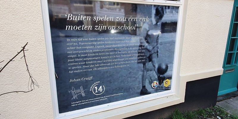 Wandeling over Trage Tocht Amsterdam Watergraafsmeer bij het geboortehuis van Johan Cruyff in Betondorp