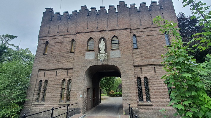 Wandelen buiten de binnenstad van Tilburg - Trappistenklooster - bij Trappistenklooster Koningshoeven