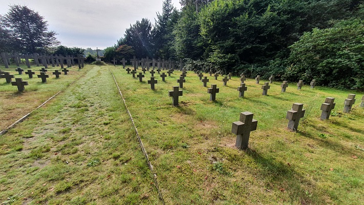 Wandeling over Ons Kloosterpad van Vught naar Sint-Michielsgestel bij de begraafplaats van de missionarissen van Scheut