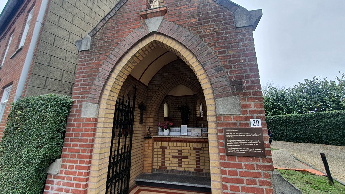 Wandeling over Trage Tocht Spaubeek bij kapel Genhout