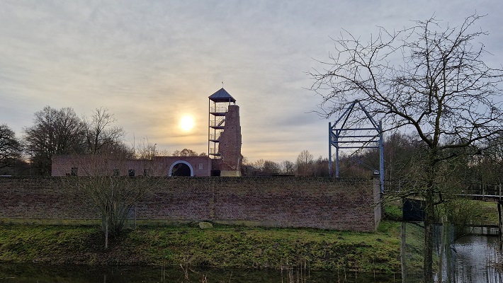 Wandeling over Knopenrondje Horst bij de ruïne van Horst